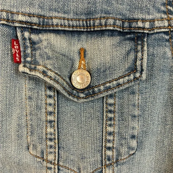 Levi's Light Wash Denim Trucker Jacket Women’s XL Cropped Button Front Classic - Picture 4 of 14